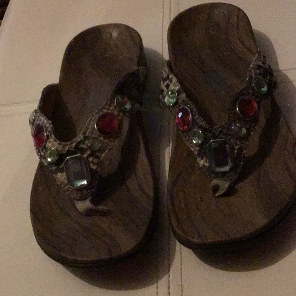 Boho style vionic flip flop like new size 9